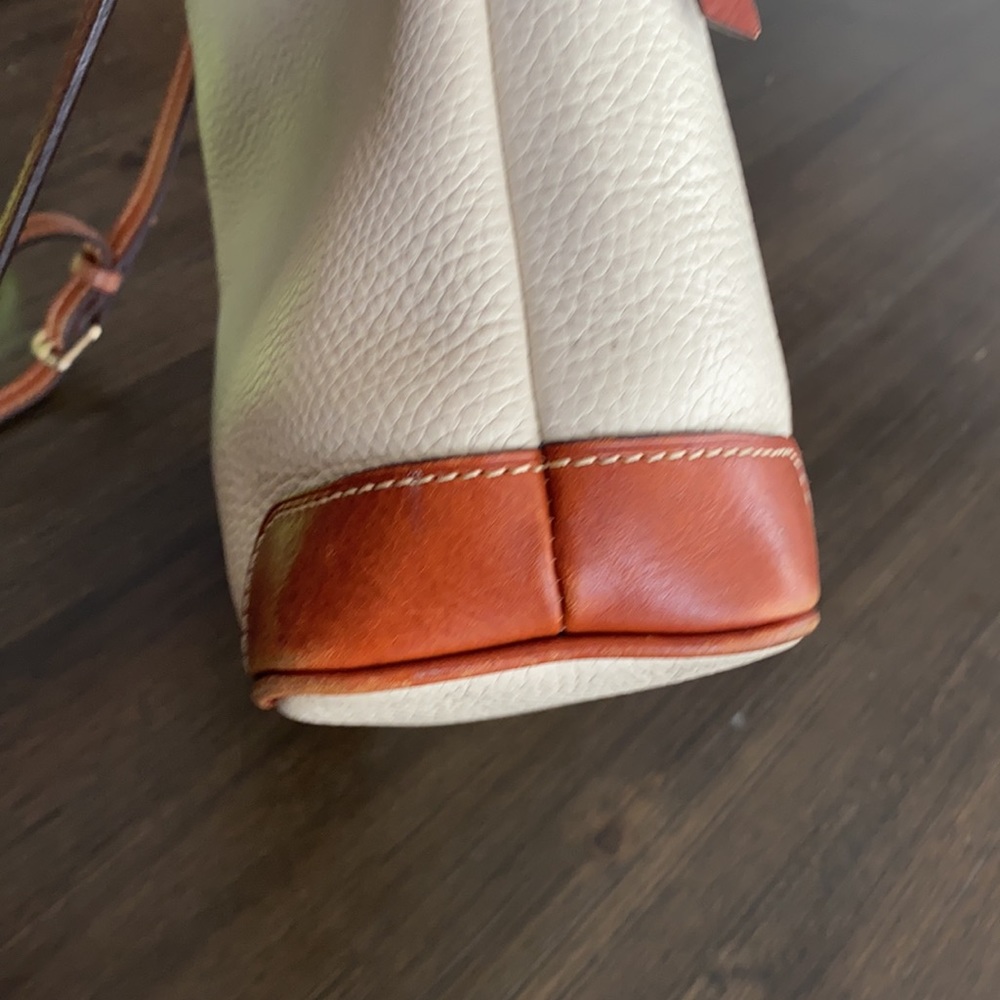 Dooney & Bourke crossbody purse - Picture 7 of 9